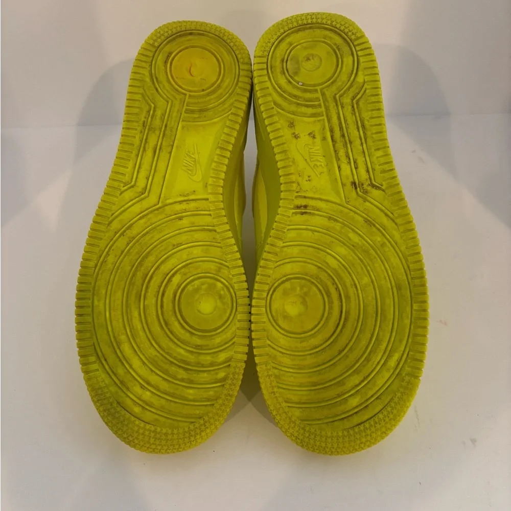 Nike Low-Top Sneakers in Neon Yellow with White Swoosh size 4